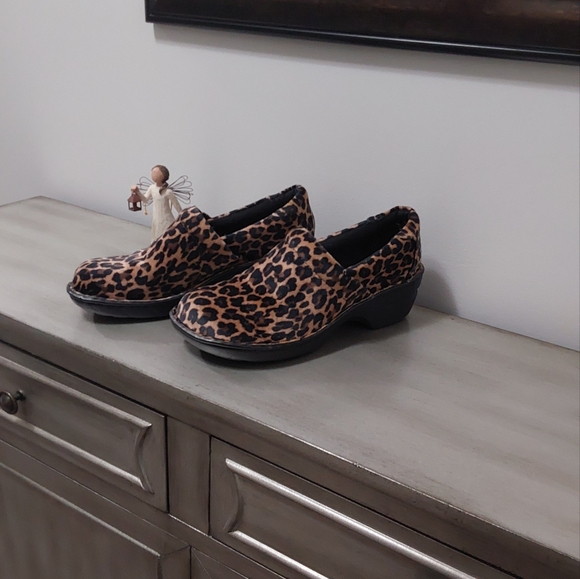 BOC  Leopard print shoes . Size 9 - Picture 4 of 4
